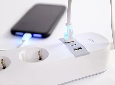 Gembird Inteligentna listwa zasilająca Tuya 4xDE 2xUSB-A 1xUSB-C Biała