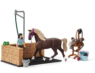 Schleich Zestaw figurek Myjnia dla koni Horse Club Emily Luna