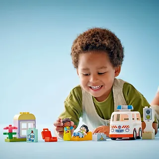 LEGO Klocki DUPLO 10447 Karetka z kierowcą