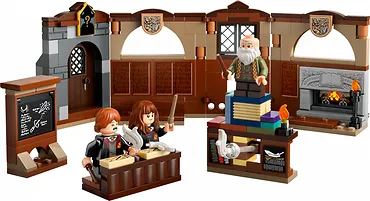 LEGO Klocki Harry Potter 76442 Zamek Hogwart: Zajęcia z zaklęć i uroków